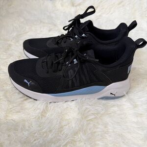Puma Womens Soft Foam Sneakers Size 7 Black Logo Running Gym Yoga Fitness Casual